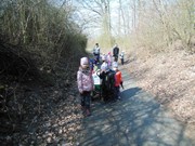 Ukliďme Česko - ukliďme cestu do lesa